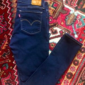 Levi’s 711 Skinny Jeans!
